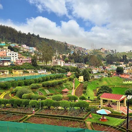 Al Woodlands Residency Hotell Ooty Exteriör bild